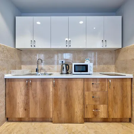 Mat 1 Apartment *
