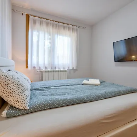 Mat 1 Apartment